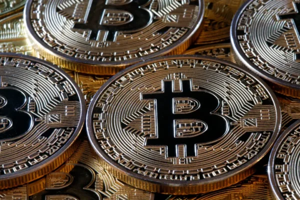 ONE YEAR UNTIL THE BITCOIN MINING HALVING: ANALYZING HOLDER DYNAMICS BITCOIN MINING